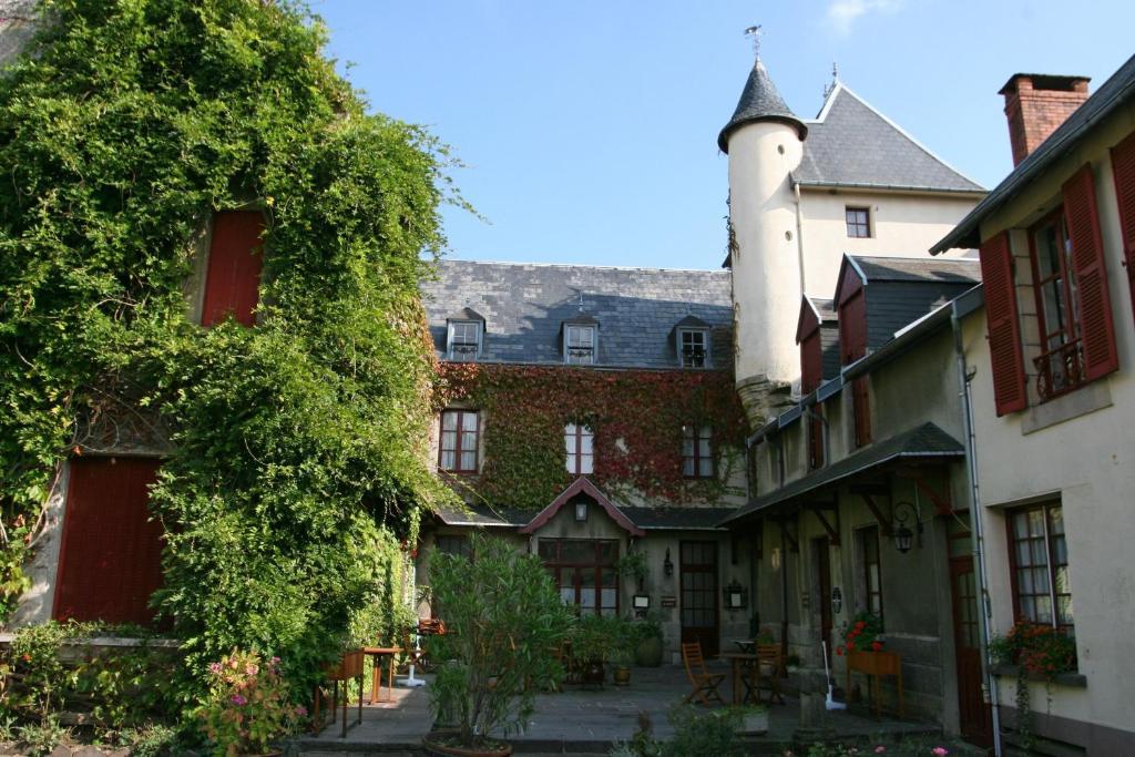 Castel Hotel 1904 Saint-Gervais-dʼAuvergne Екстериор снимка